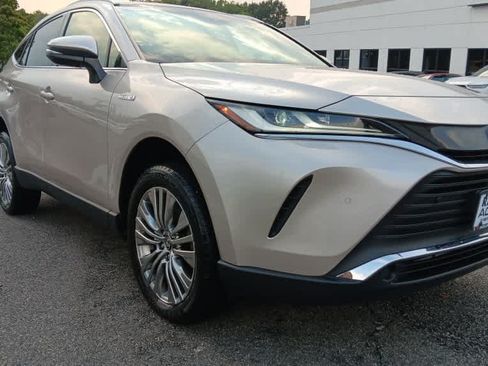 Used 2021 Toyota Venza XLE w/ Softex Package AWD/4WD image 7