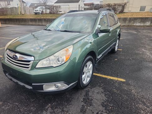 Used 2011 Subaru Outback 2.5i Premium image 2