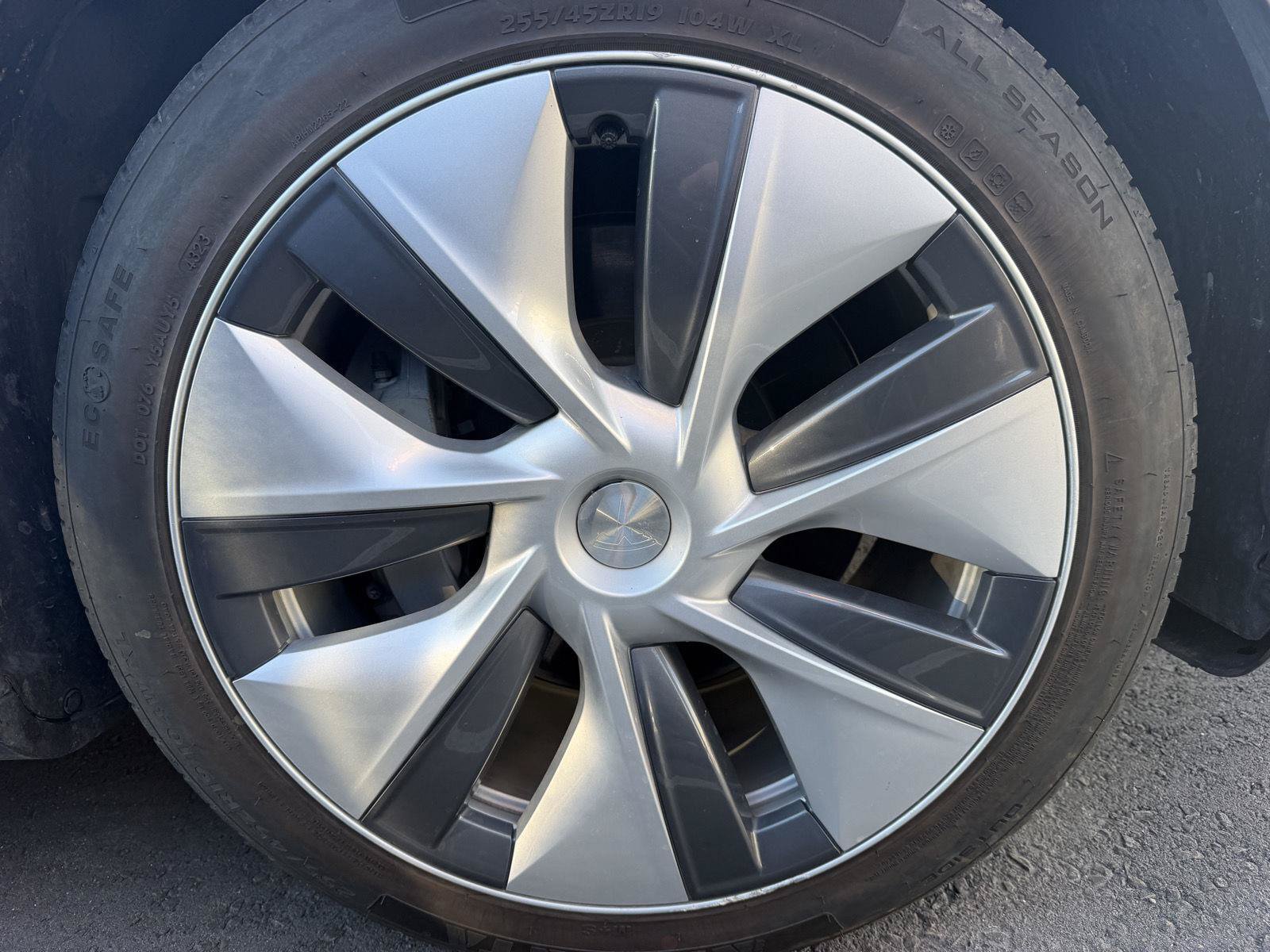 Used 2023 Tesla Model Y Long Range AWD/4WD image 10