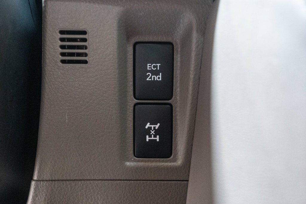 Used 2023 Lexus GX 460 Premium w/ Accessory Package AWD/4WD image 31