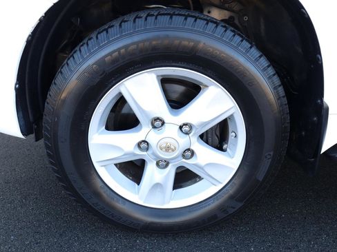 Used 2008 Toyota Land Cruiser image 86