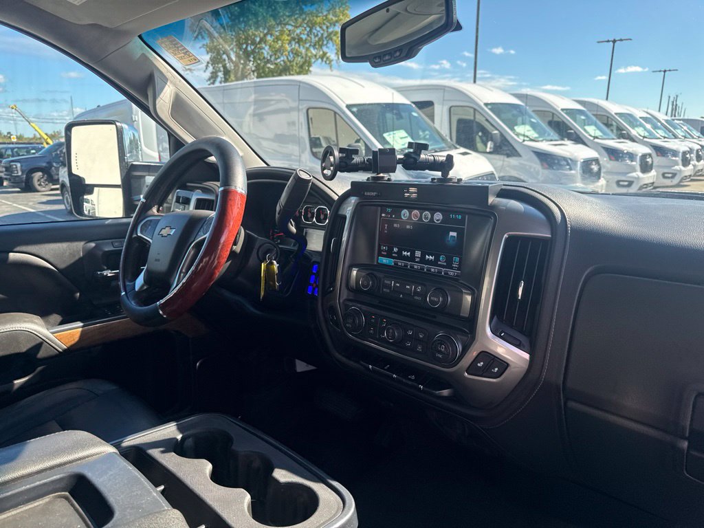 Used 2018 Chevrolet Silverado 2500 LTZ w/ Snow Plow Prep Package AWD/4WD image 35