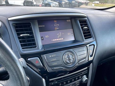 Used 2017 Nissan Pathfinder SV FWD image 24