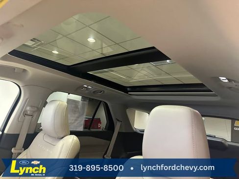 Used 2020 Ford Explorer Platinum w/ Premium Technology Package AWD/4WD image 4