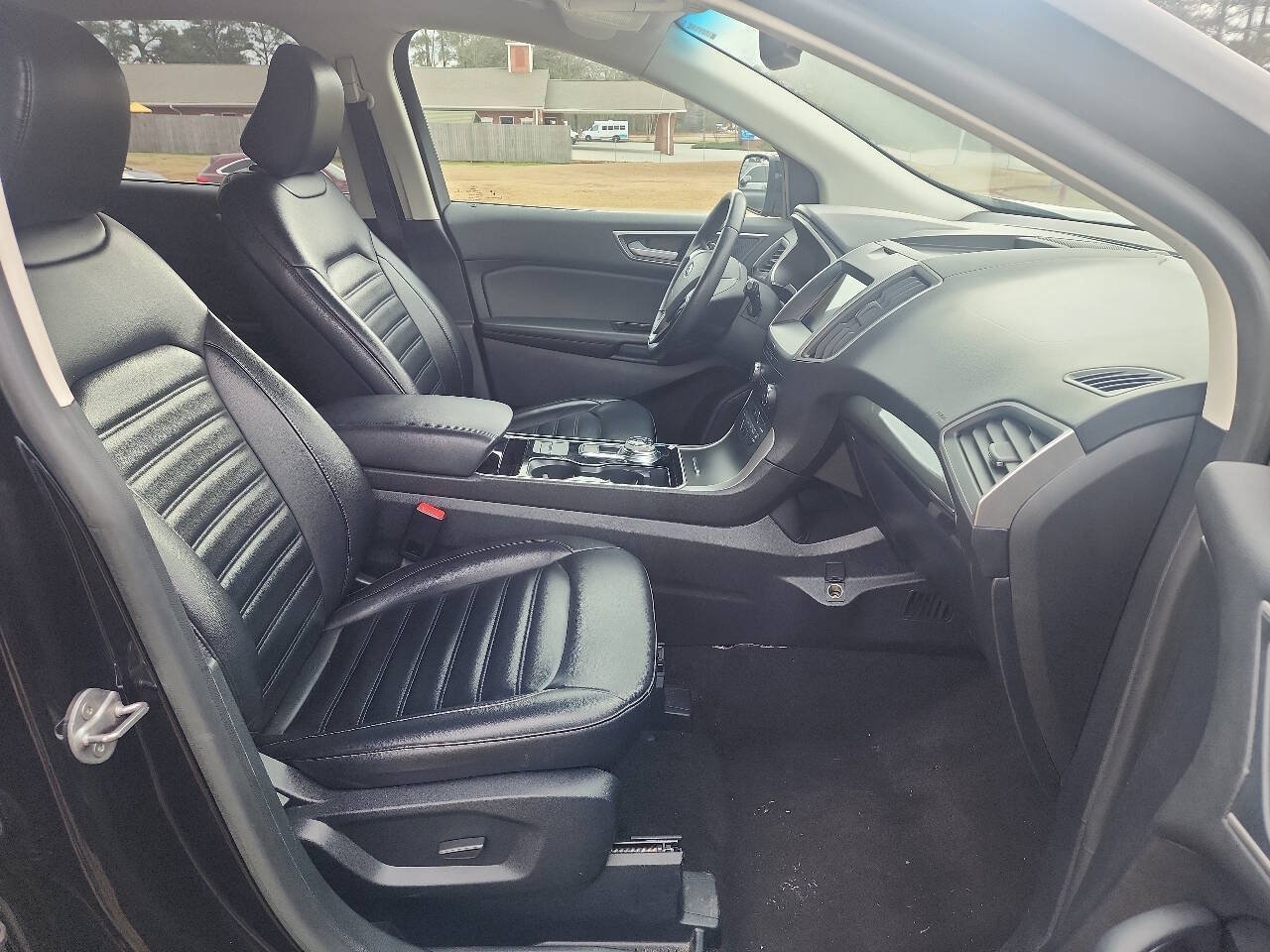 Used 2020 Ford Edge SEL FWD image 19