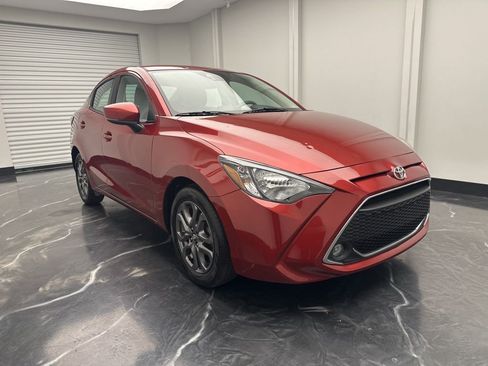 Used 2020 Toyota Yaris LE image 2