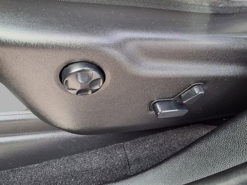 Used 2014 Jeep Grand Cherokee Limited image 24