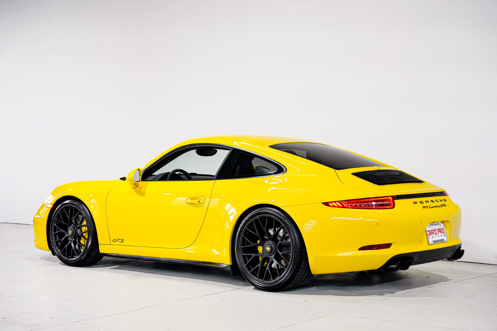 Used 2015 Porsche 911 Carrera GTS RWD image 8