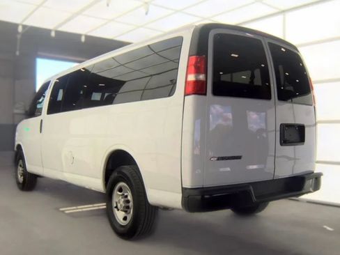 Used 2023 Chevrolet Express 3500 LS RWD image 3