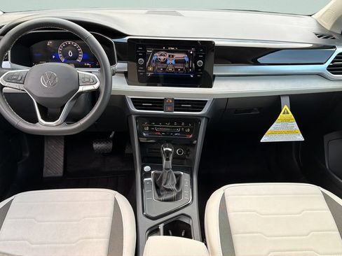 New 2026 Volkswagen Taos SE FWD image 11