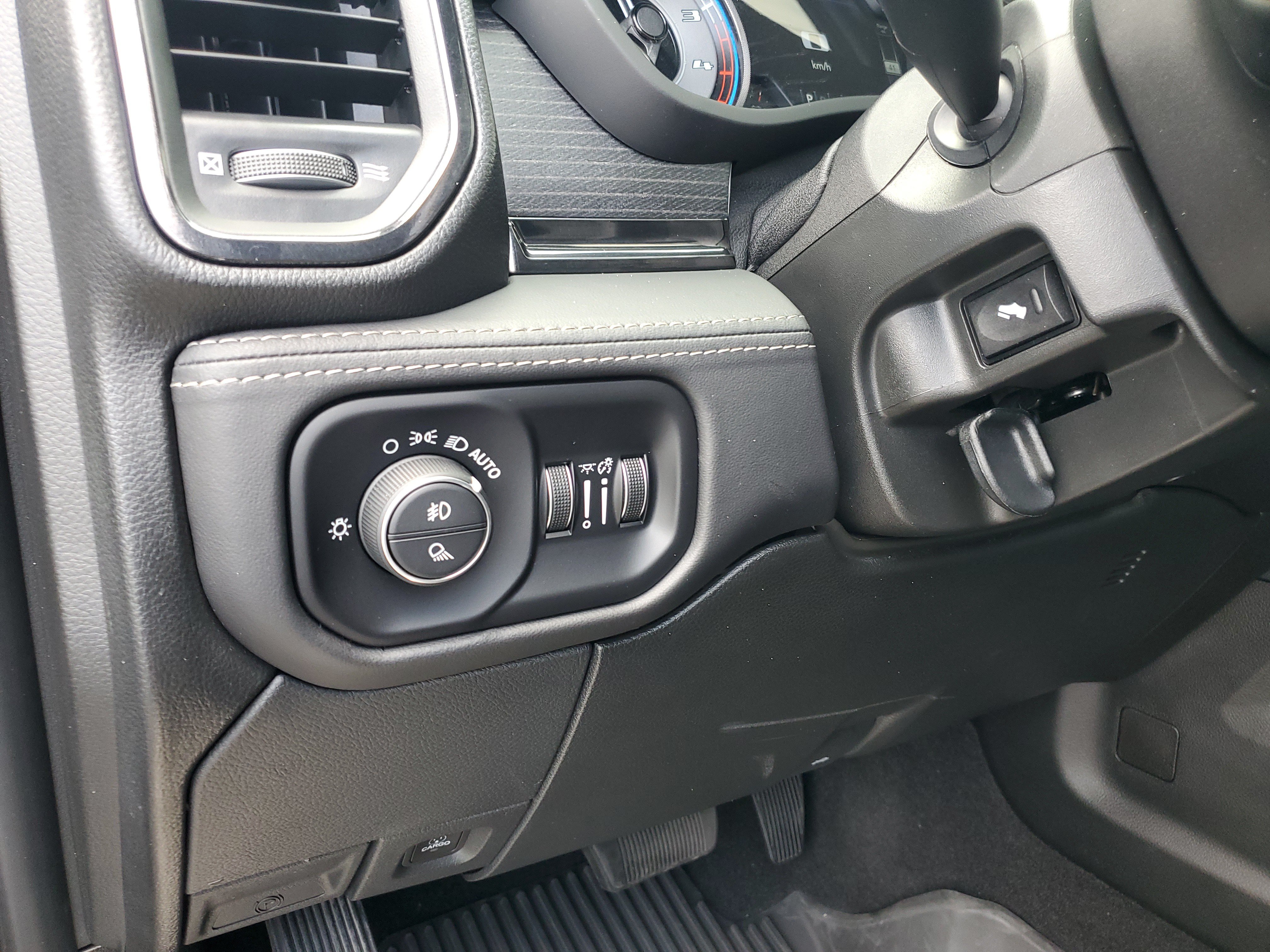 Used 2022 RAM 3500 Limited w/ Max Tow Package AWD/4WD image 15