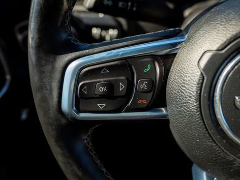 Used 2020 Jeep Wrangler Unlimited Sahara image 30