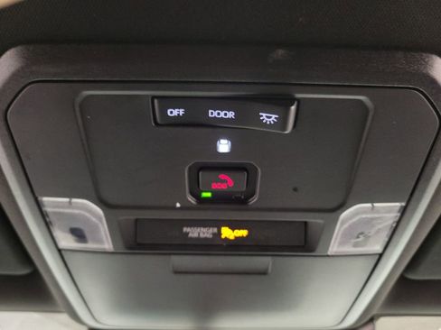 Used 2025 Toyota Tacoma SR image 19