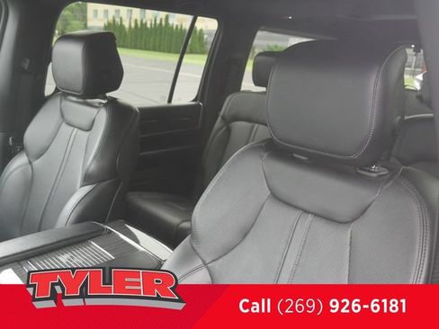 Used 2022 Jeep Wagoneer Series III w/ Premium Group I AWD/4WD image 36