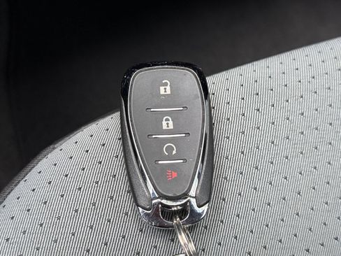 Used 2025 Chevrolet Trax LT FWD image 20