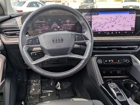Used 2025 Audi Q5 Premium Plus w/ Premium Plus AWD/4WD image 8