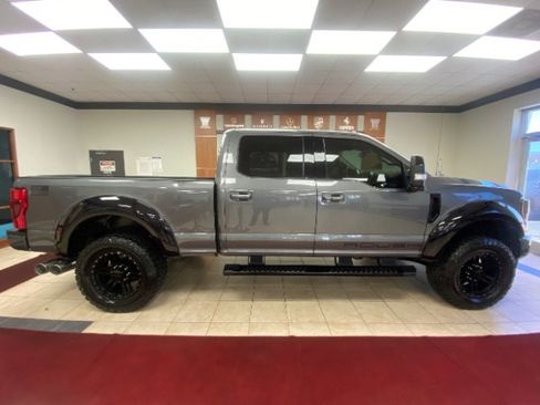 Used 2021 Ford F250 Lariat image 9