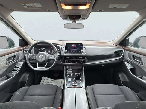 Used 2023 Nissan Rogue S AWD/4WD image 9