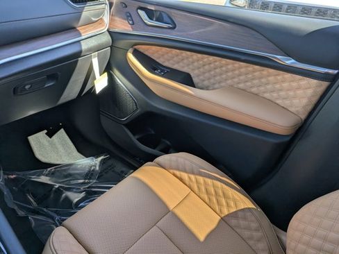 New 2025 Jeep Grand Cherokee L Summit image 15