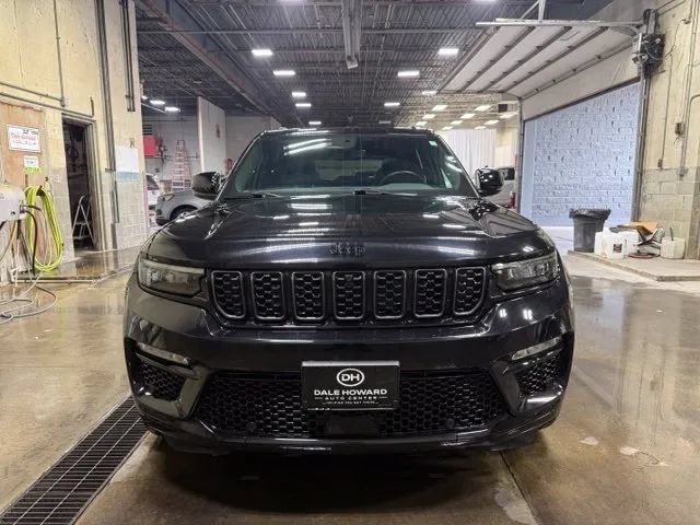 Used 2025 Jeep Grand Cherokee Summit w/ Obsidian Package AWD/4WD image 7