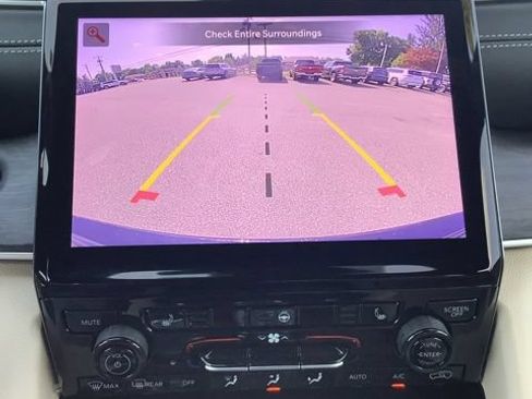 Certified 2025 Jeep Grand Cherokee Limited AWD/4WD image 23