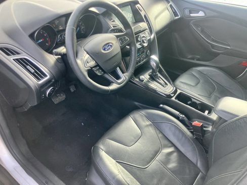 Used 2017 Ford Focus Titanium w/ Titanium Technology Package image 11