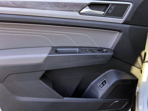 Used 2023 Volkswagen Atlas Cross Sport SE image 23