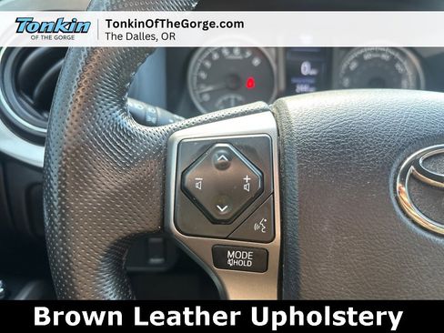 Used 2016 Toyota Tacoma Limited image 20