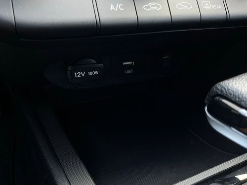 Used 2026 Hyundai Elantra SE image 24