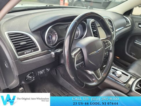Used 2016 Chrysler 300 Limited AWD/4WD image 10