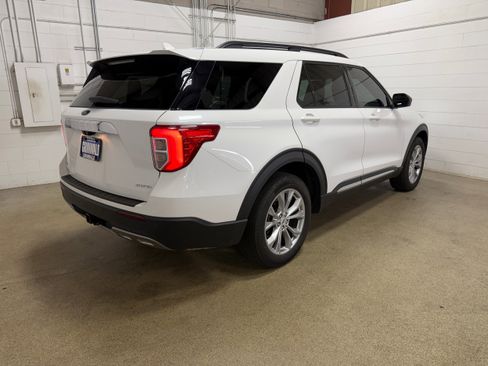 Certified 2023 Ford Explorer XLT w/ Equipment Group 202A AWD/4WD image 8