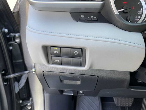 Certified 2024 Toyota Highlander XLE AWD/4WD image 27
