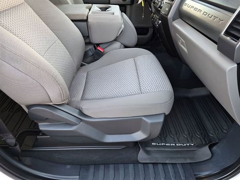 Used 2022 Ford F250 XLT w/ FX4 Off-Road Package image 16