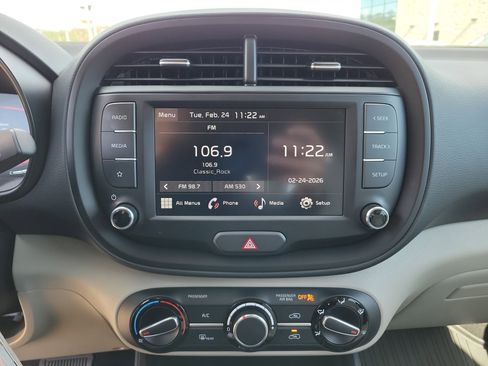 Used 2025 Kia Soul LX w/ LX Technology Package image 9