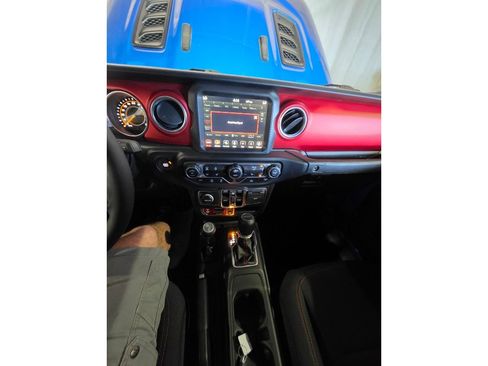 Used 2023 Jeep Gladiator Rubicon w/ Cold Weather Group AWD/4WD image 21