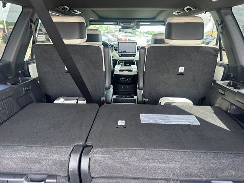 Used 2023 Toyota Sequoia Capstone AWD/4WD image 47