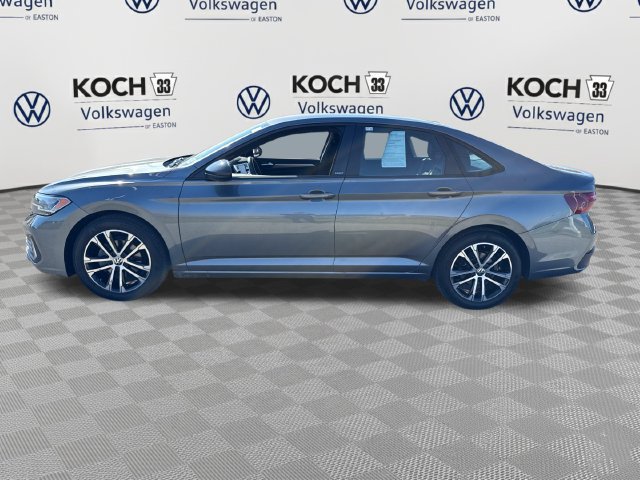 Used 2024 Volkswagen Jetta Sport FWD image 4