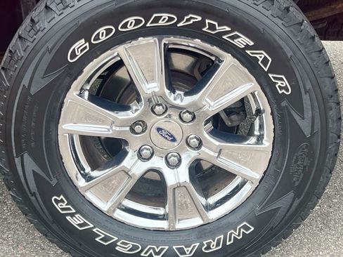 Used 2016 Ford F150 Lariat w/ Equipment Group 502A Luxury AWD/4WD image 14