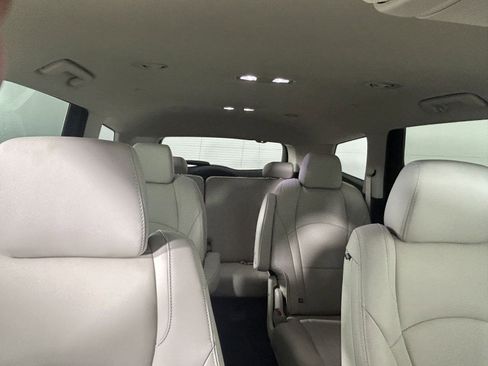 Used 2024 Buick Enclave Essence image 32