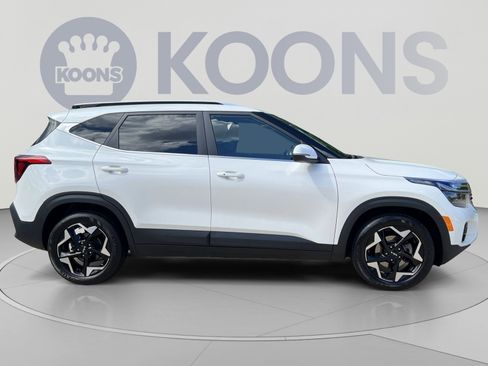 Used 2024 Kia Seltos EX FWD image 8