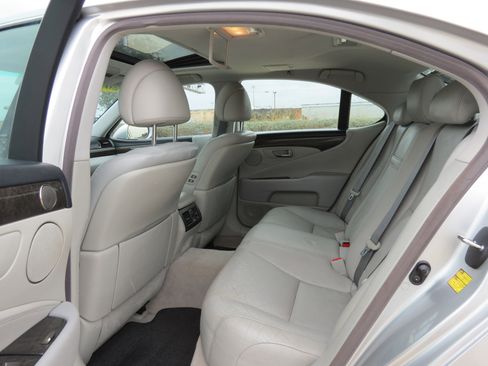 Used 2011 Lexus LS 460 image 36