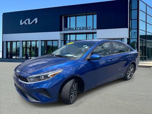 Certified 2022 Kia Forte LXS FWD image 8