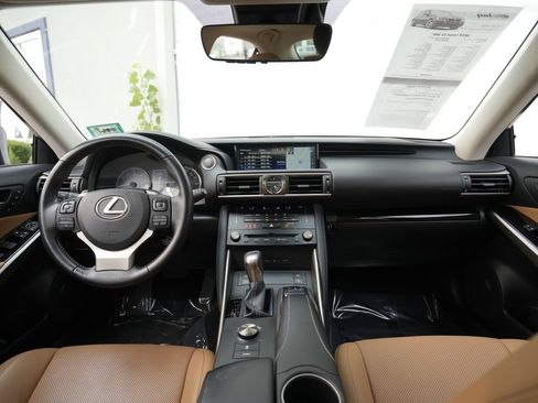 Used 2018 Lexus IS 300 AWD w/ Comfort Package image 34