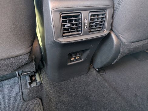 Used 2021 Toyota RAV4 XLE image 28