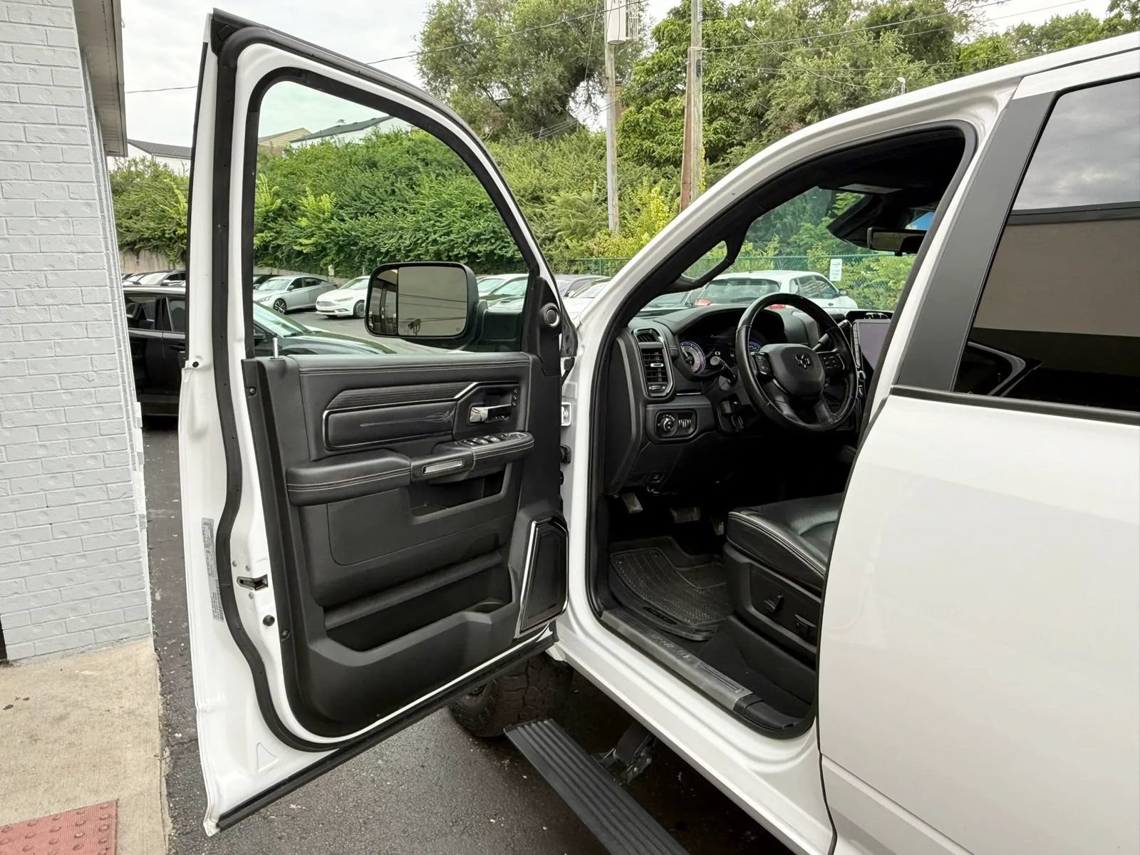 Used 2022 RAM 2500 Limited AWD/4WD image 11