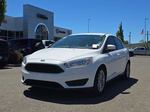 Used 2018 Ford Focus SE FWD image 1