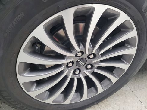 Used 2020 Lincoln Aviator Reserve w/ Equipment Group 201A AWD/4WD image 31