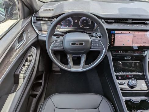 New 2026 Jeep Grand Cherokee Limited AWD/4WD image 15