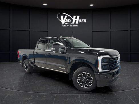 Used 2025 Ford F250 Platinum AWD/4WD image 1