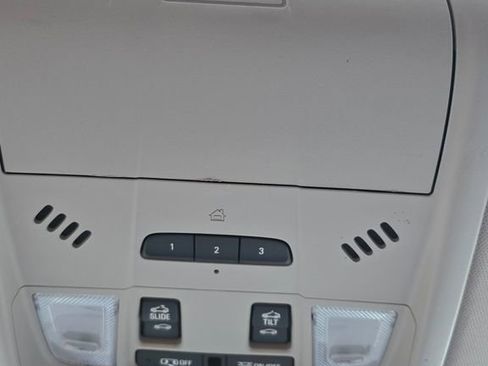 Used 2020 Buick Enclave Premium w/ Sun and Sites Package image 26